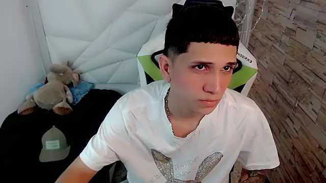 Snapshot of Brayan_lopezz chatting on 02.03.25 Brayan lopezz online show from 02.03.25