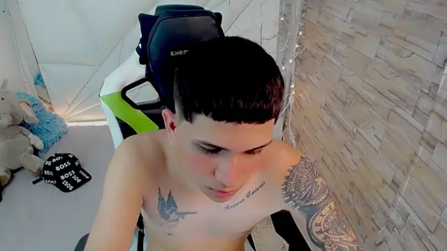 Snapshot of Brayan_lopezz chatting on 03.17.25 Brayan lopezz online show from 03.17.25