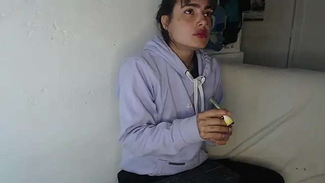 skinny sweet2411 online show from 10.02.25