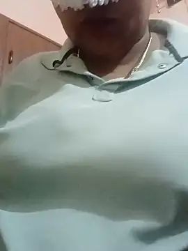 Snapshot of seemi_bhabhi chatting on 02.05.25 seemi bhabhi online show from 02.05.25