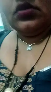 Snapshot of seemi_bhabhi chatting on 03.04.25 seemi bhabhi online show from 03.04.25