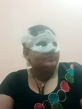 Snapshot of seemi_bhabhi chatting on 03.05.25 seemi bhabhi online show from 03.05.25