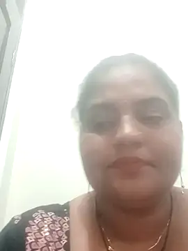 Snapshot of seemi_bhabhi chatting on 03.12.25 seemi bhabhi online show from 03.12.25