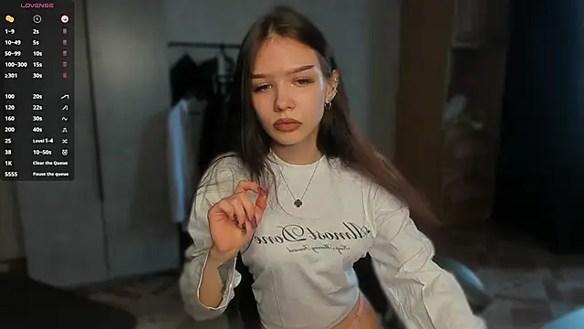 Snapshot of SweetyDeviliya chatting on 06.20.26 SweetyDeviliya online show from 06.20.26
