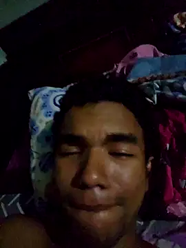 Snapshot of Reynold2608 chatting on 04.24.26 Reynold2608 online show from 04.24.26