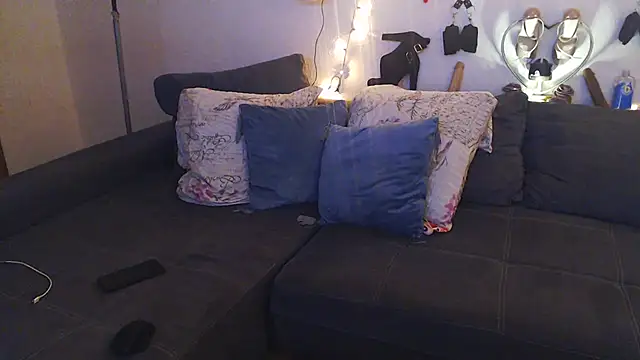 DevilsAngel13 online show from 02.13.25