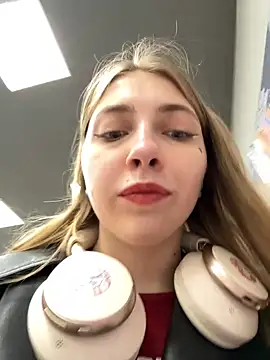 Sunny   Bunny online show from 03.20.25