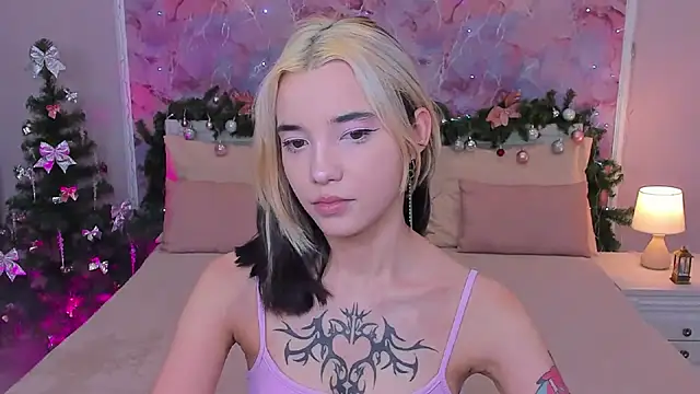 Snapshot of as1an_girlfriend chatting on 12.29.24 as1an girlfriend online show from 12.29.24