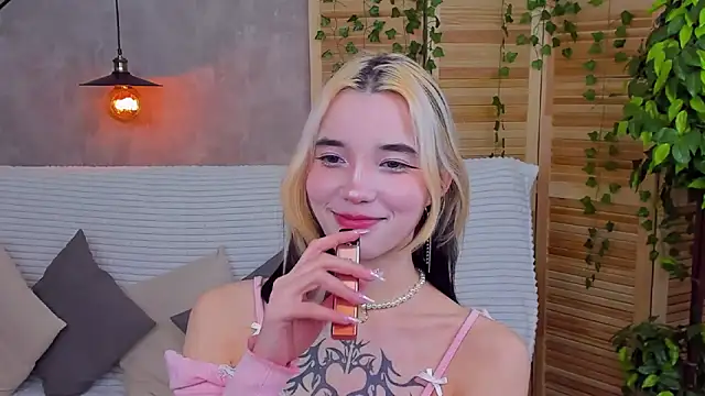 Snapshot of as1an_girlfriend chatting on 01.22.25 as1an girlfriend online show from 01.22.25