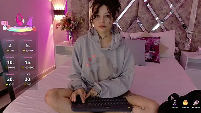 KatherineGomez online show from 10.15.25