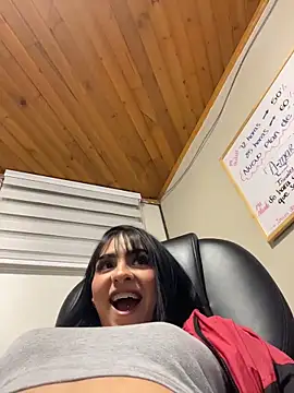 Hilary pinkk online show from 02.05.26