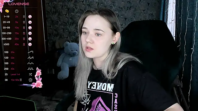 Your small bunny online show from 12.04.24