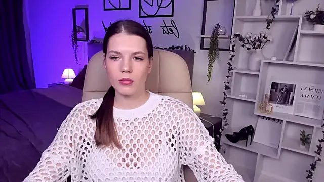 Snapshot of BellaSweetHeart chatting on 02.04.25 BellaSweetHeart online show from 02.04.25