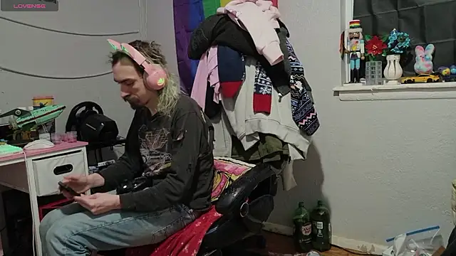 Snapshot of tallnerdyguy chatting on 02.05.26 tallnerdyguy online show from 02.05.26