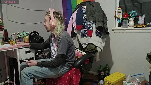 Snapshot of tallnerdyguy chatting on 02.07.26 tallnerdyguy online show from 02.07.26