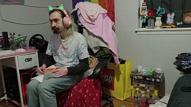 Snapshot of tallnerdyguy chatting on 02.27.26 tallnerdyguy online show from 02.27.26