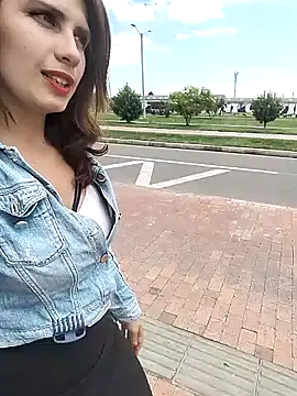 Snapshot of Alysson-- chatting on 01.21.25 Alysson-- online show from 01.21.25