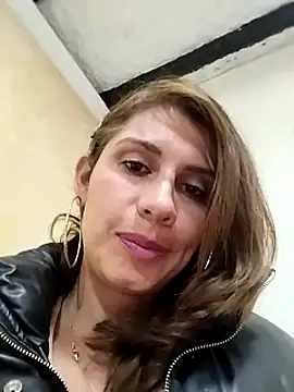 Snapshot of Alysson-- chatting on 01.24.25 Alysson-- online show from 01.24.25