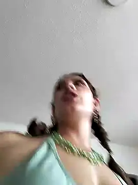 Snapshot of Alysson-- chatting on 02.05.25 Alysson-- online show from 02.05.25