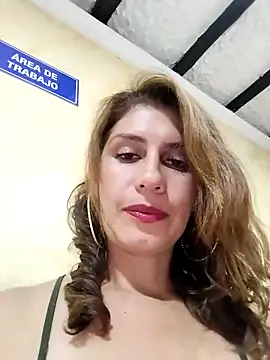 Snapshot of Alysson-- chatting on 02.14.25 Alysson-- online show from 02.14.25