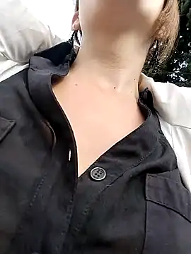 Snapshot of Alysson-- chatting on 02.27.25 Alysson-- online show from 02.27.25