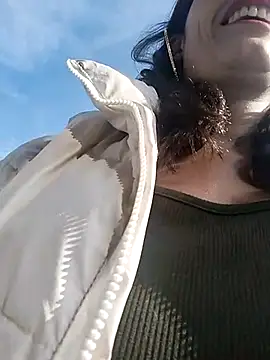 Snapshot of Alysson-- chatting on 03.10.25 Alysson-- online show from 03.10.25