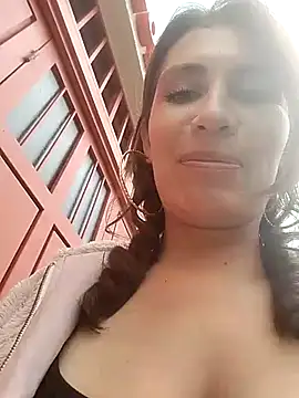 Snapshot of Alysson-- chatting on 03.11.25 Alysson-- online show from 03.11.25