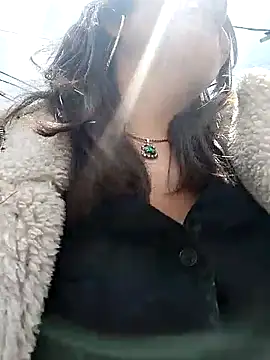 Snapshot of Alysson-- chatting on 03.21.25 Alysson-- online show from 03.21.25