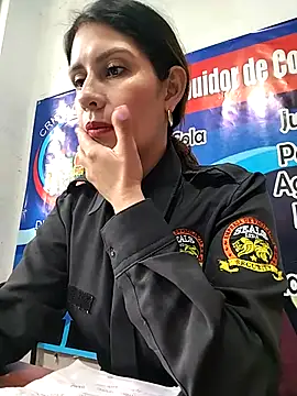 Snapshot of Alysson-- chatting on 10.01.25 Alysson-- online show from 10.01.25