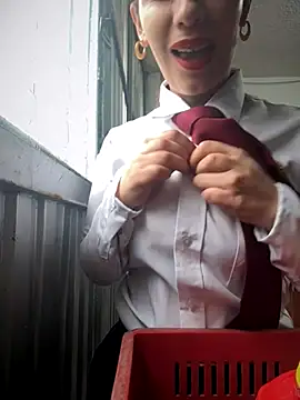 Snapshot of Alysson-- chatting on 11.06.25 Alysson-- online show from 11.06.25