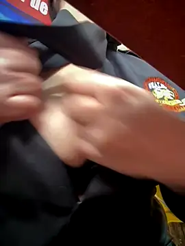 Snapshot of Alysson-- chatting on 11.10.25 Alysson-- online show from 11.10.25