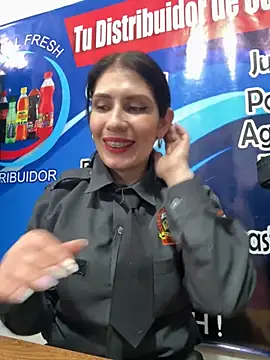 Snapshot of Alysson-- chatting on 12.01.25 Alysson-- online show from 12.01.25