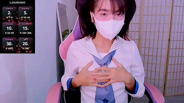 Snapshot of desiregirl69 chatting on 02.26.25 desiregirl69 online show from 02.26.25