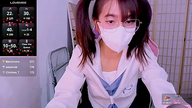 Snapshot of desiregirl69 chatting on 02.26.25 desiregirl69 online show from 02.26.25