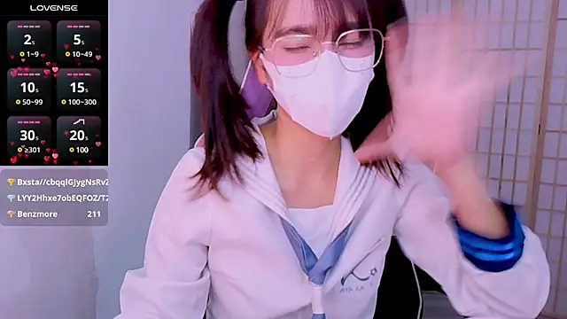 Snapshot of desiregirl69 chatting on 02.27.25 desiregirl69 online show from 02.27.25