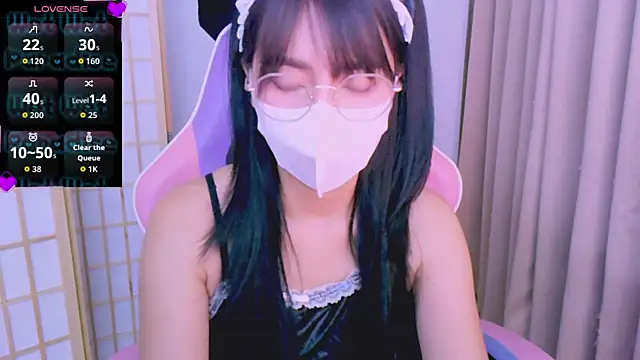 Snapshot of desiregirl69 chatting on 10.22.25 desiregirl69 online show from 10.22.25