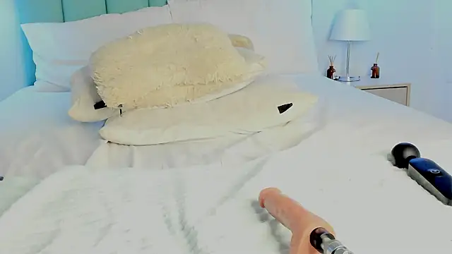 Khenta Michells online show from 02.27.25