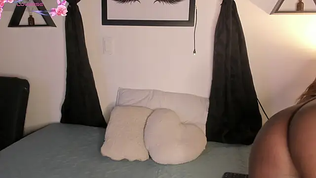 Khenta Michells online show from 02.10.26