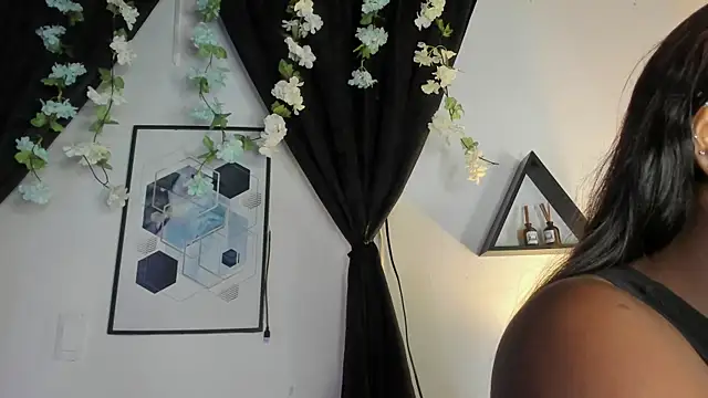 Khenta Michells online show from 05.15.26