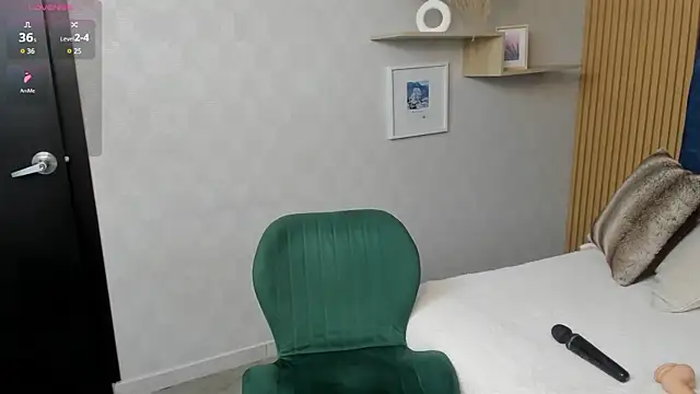 Snapshot of Charlotte_Mayer chatting on 05.11.26 Charlotte Mayer online show from 05.11.26