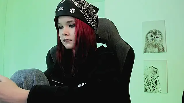 Elainebeness online show from 03.16.25