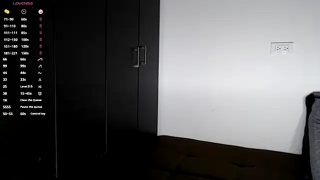 Snapshot of gigilovedback chatting on 11.24.25 gigilovedback online show from 11.24.25