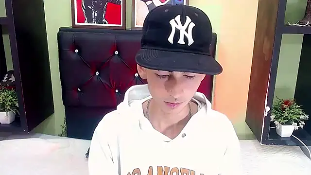 ttimy x boy online show from 02.26.25