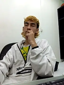 ttimy x boy online show from 03.17.26