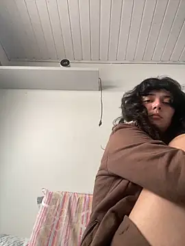 Snapshot of magalunabb chatting on 10.22.25 magalunabb online show from 10.22.25