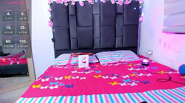 Violett Taylor online show from 02.06.25