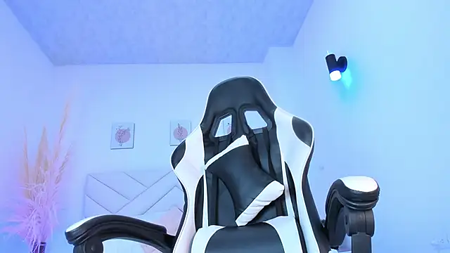 Brittany cute18 online show from 02.05.25