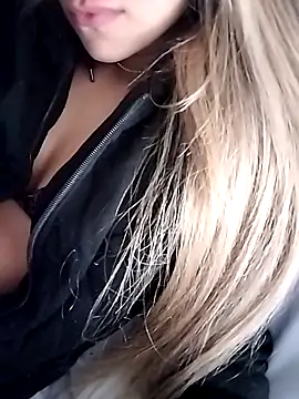 fofinhaa12 online show from 11.15.25