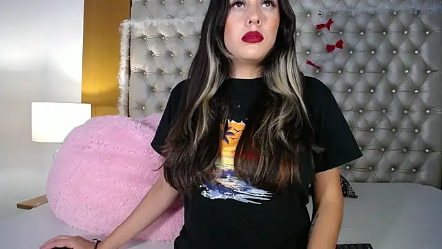 Snapshot of MegannMyerss chatting on 12.29.24 MegannMyerss online show from 12.29.24