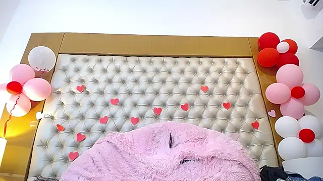 Snapshot of MegannMyerss chatting on 02.19.25 MegannMyerss online show from 02.19.25